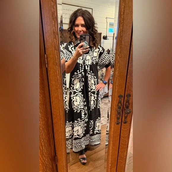 🖤🤍🖤 B/W Dress - Picture 3 of 3